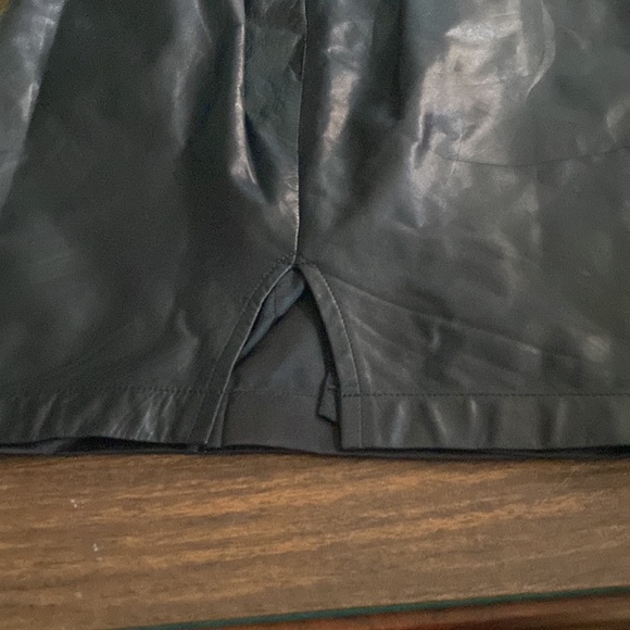 Vintage! Black leather skirt. Size 8. By Tannery West - Picture 3 of 5